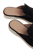 Men’s Closed Toe Mule Loafer