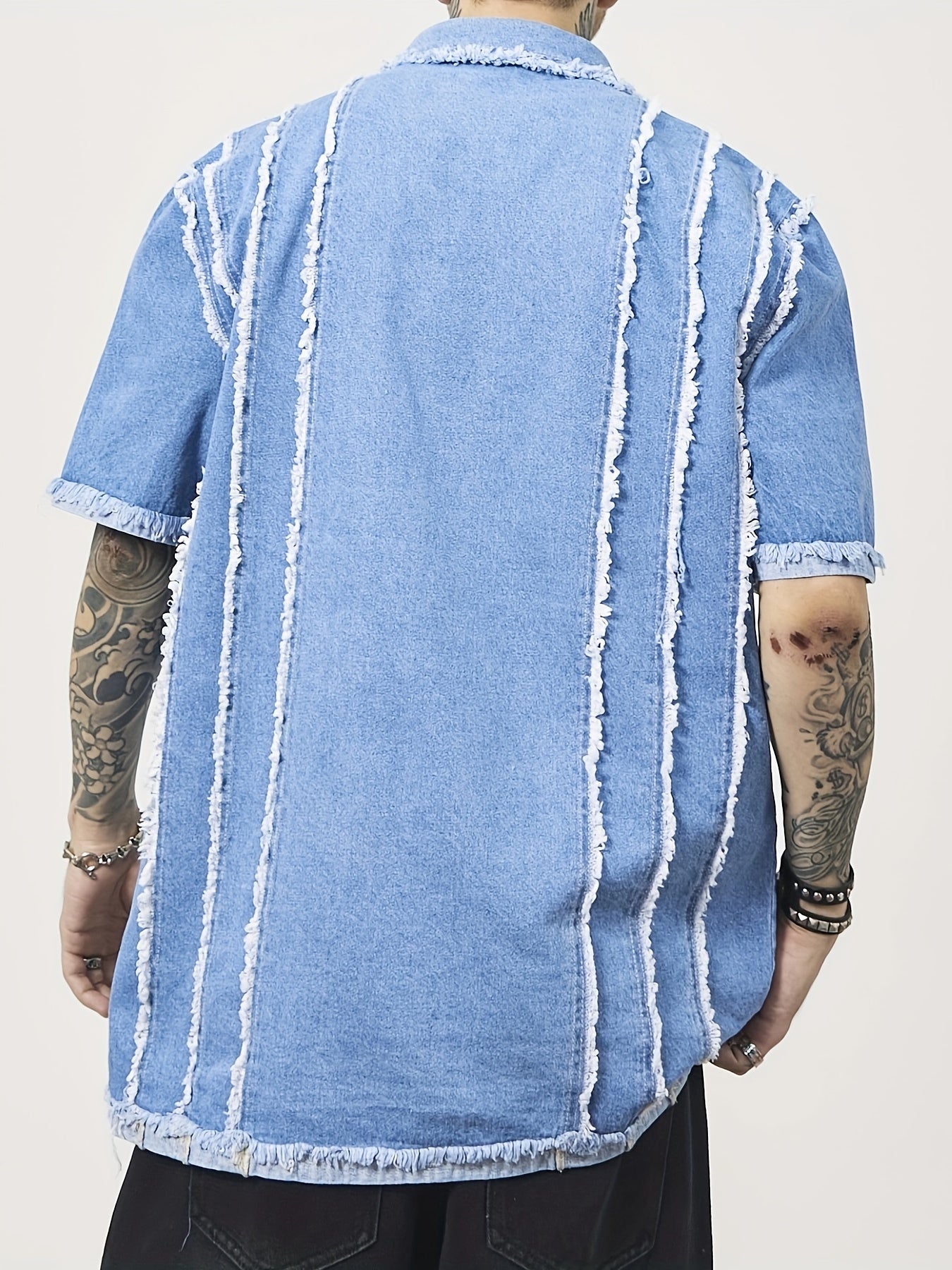 Men’s Short-Sleeved Shirt with Frayed Seams